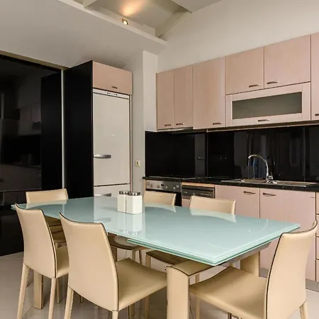 Tarsanas Lejlighedshotel 4*