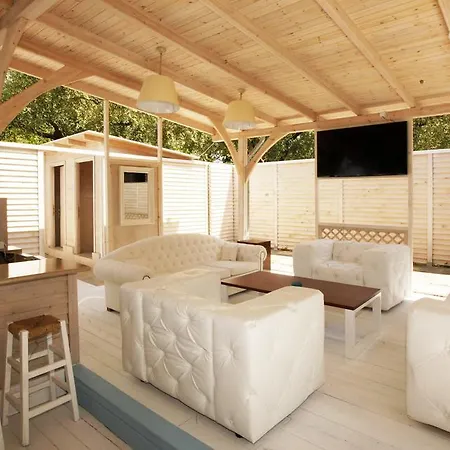 Tarsanas Studios Aparthotel 4*