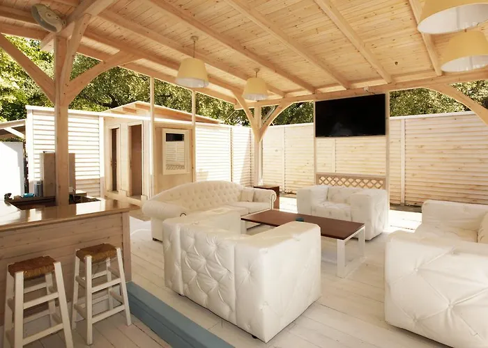 Tarsanas 公寓式酒店 4*